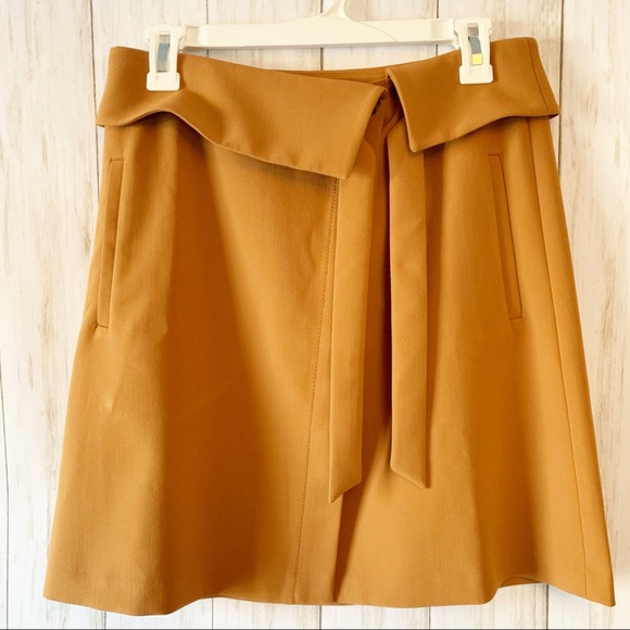 LOFT Dresses & Skirts - LOFT Skirt With Tie and Pockets